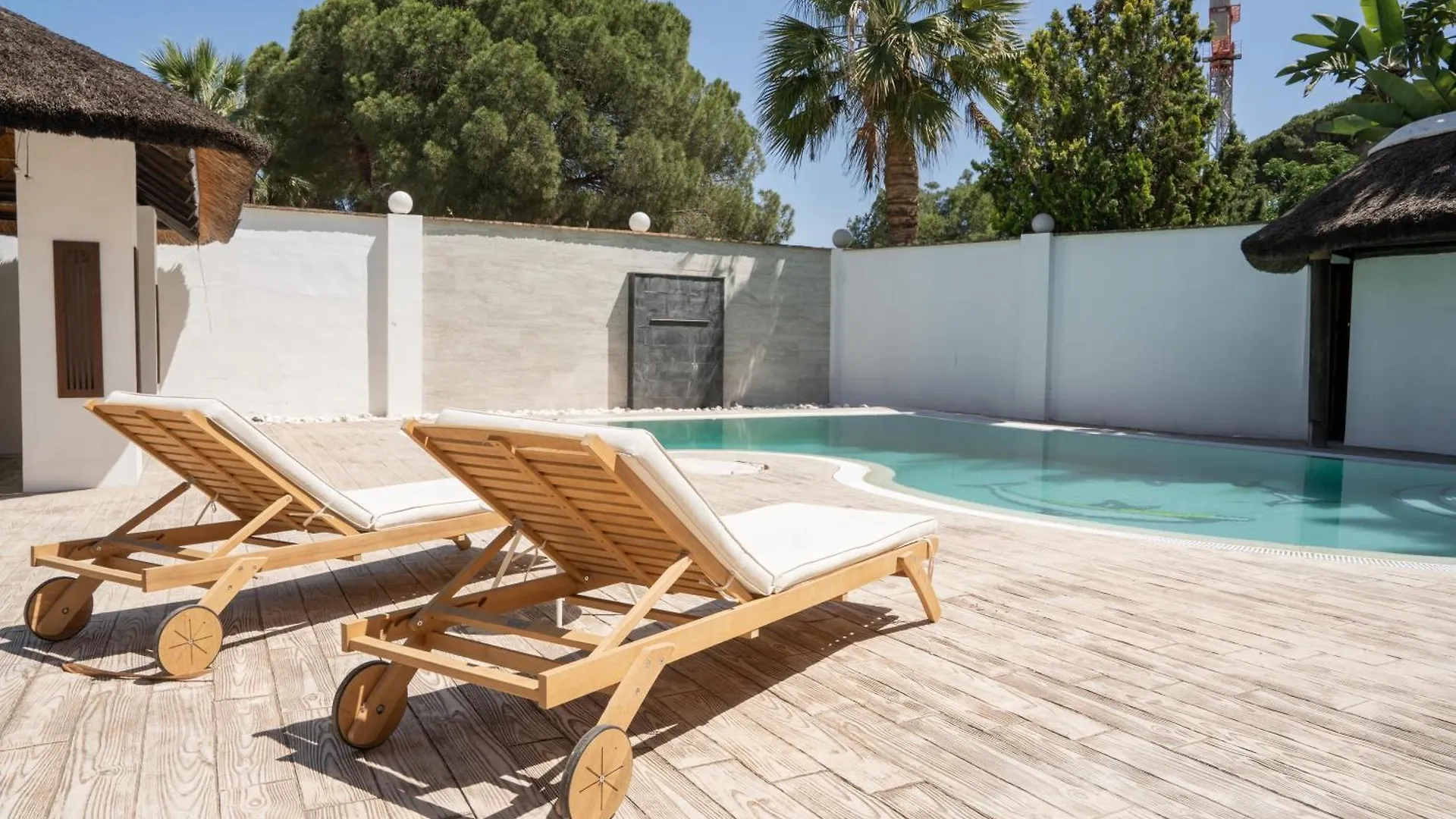 Exquisite 5 Bdrm Luxury Villa W Gym, Bbq, And Pool Marbella 0*,