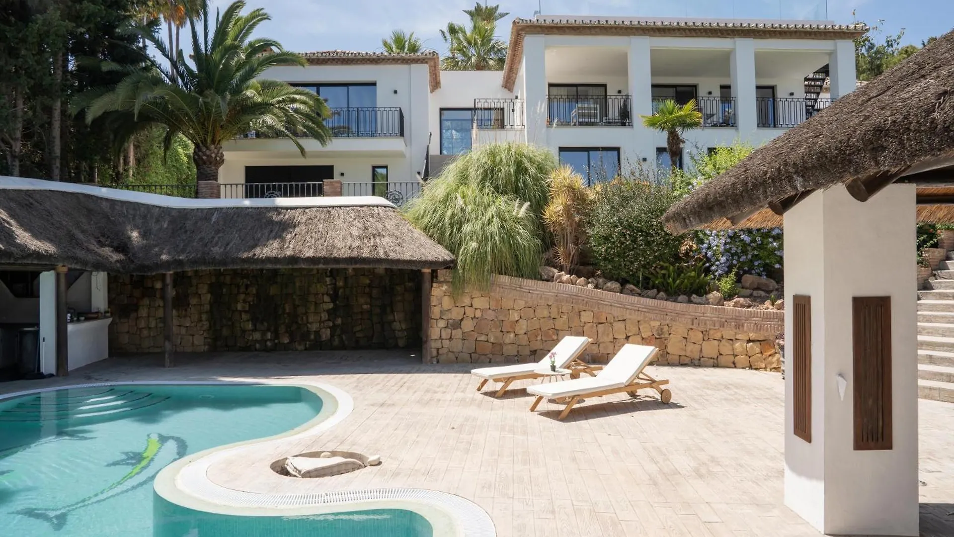 Exquisite 5 Bdrm Luxury Villa W Gym, Bbq, And Pool Marbella