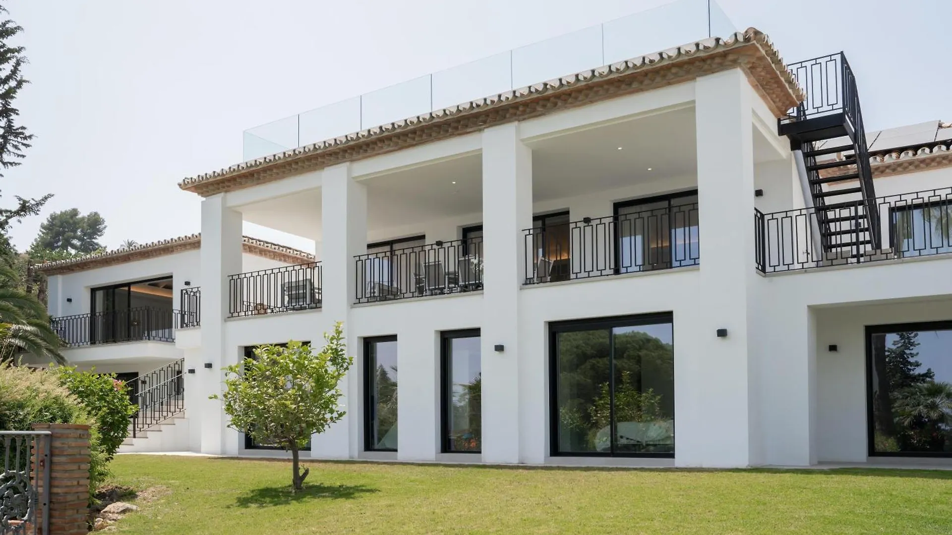 Apartment Exquisite 5 Bdrm Luxury Villa W Gym, Bbq, And Pool Marbella