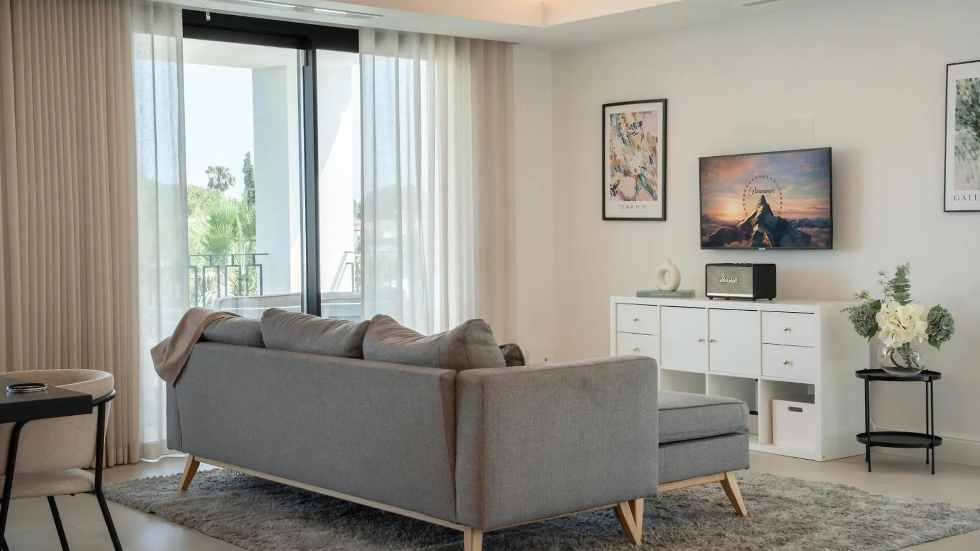 Exquisite 5 Bdrm Luxury Villa W Gym, Bbq, And Pool Marbella