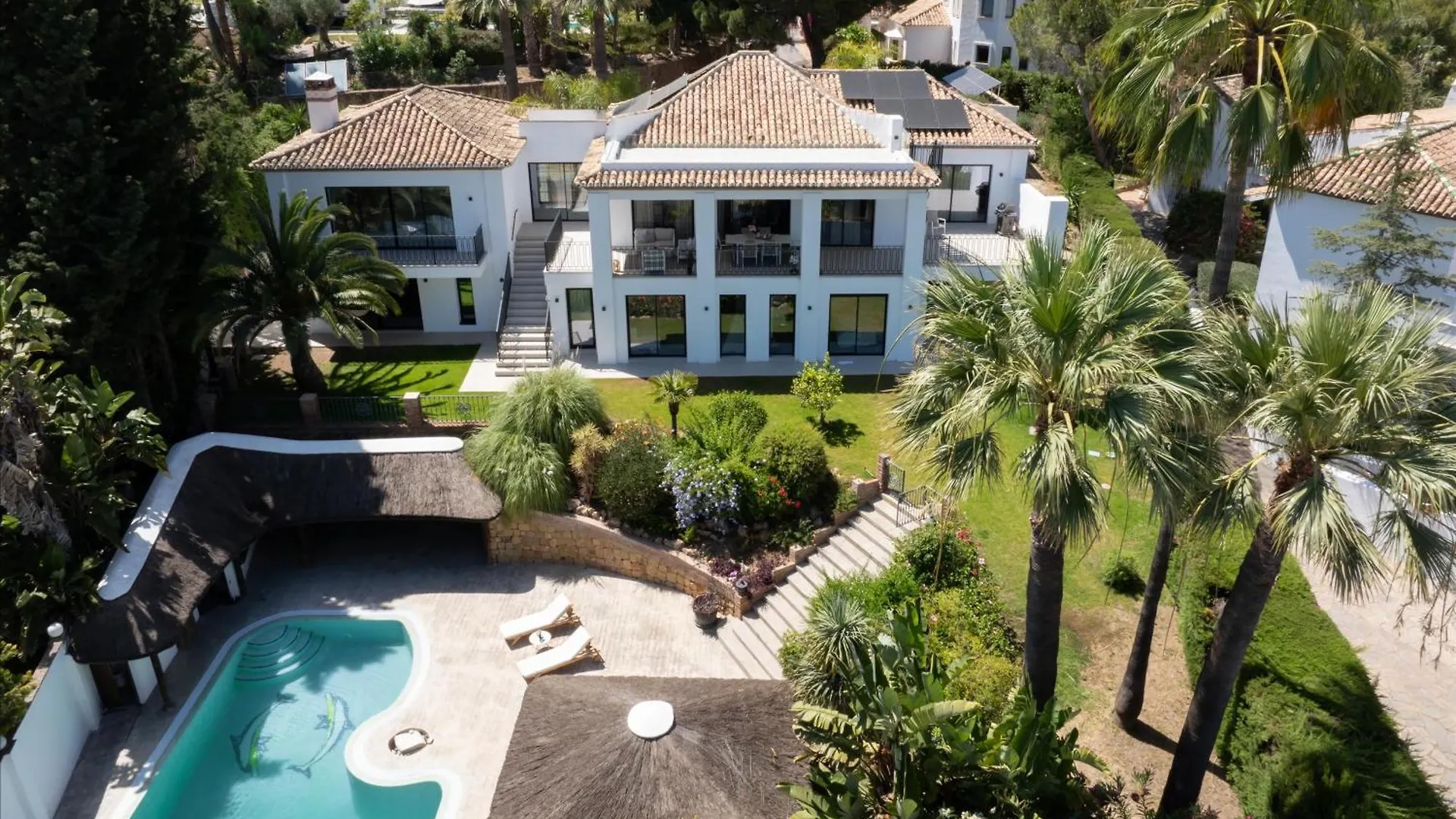 Exquisite 5 Bdrm Luxury Villa W Gym, Bbq, And Pool Marbella