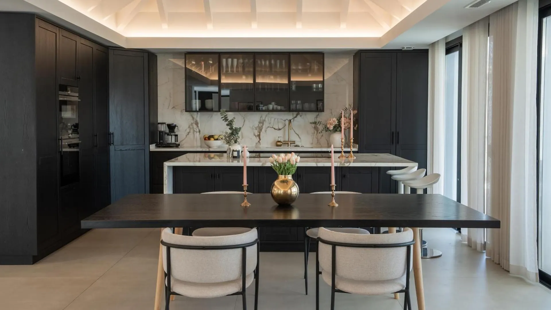 Exquisite 5 Bdrm Luxury Villa W Gym, Bbq, And Pool Marbella