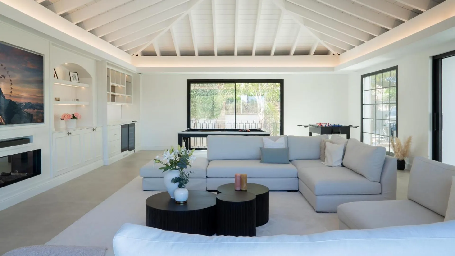 Apartment Exquisite 5 Bdrm Luxury Villa W Gym, Bbq, And Pool Marbella Spain